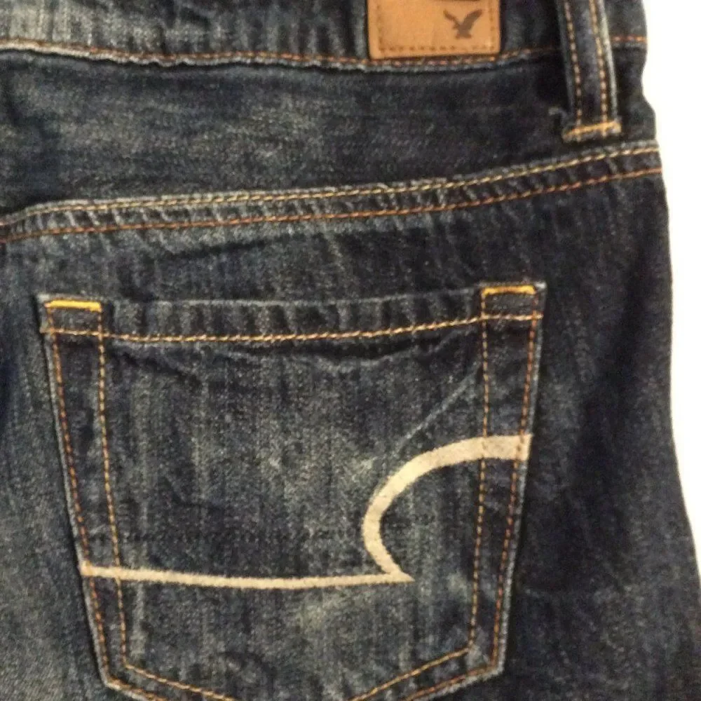American Eagle distressed cut off jean shorts size 4 womens